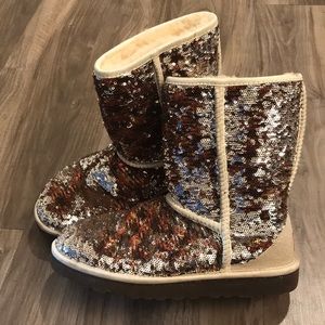 Color changing sequin UGGS